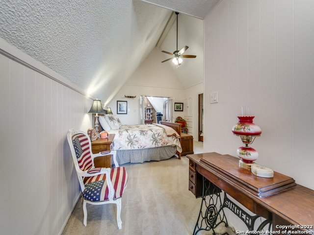 Image 18 of 37 For 3772 Spring Branch