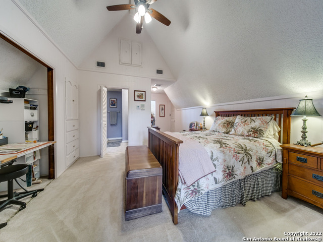 Image 19 of 37 For 3772 Spring Branch