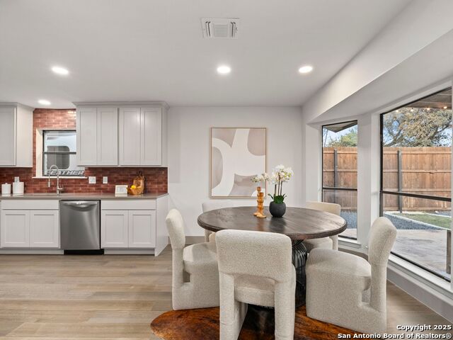 Image 14 of 41 For 14 Country Club Circle