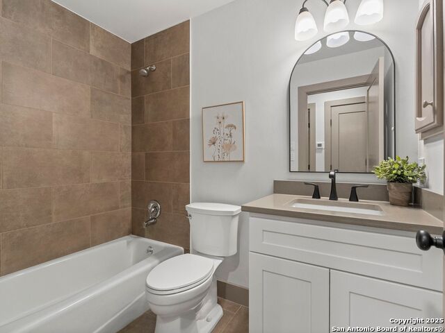 Image 21 of 41 For 14 Country Club Circle