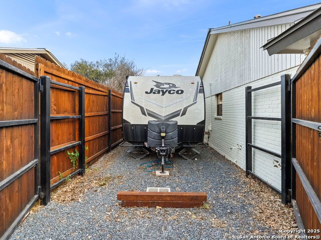 Image 30 of 41 For 14 Country Club Circle