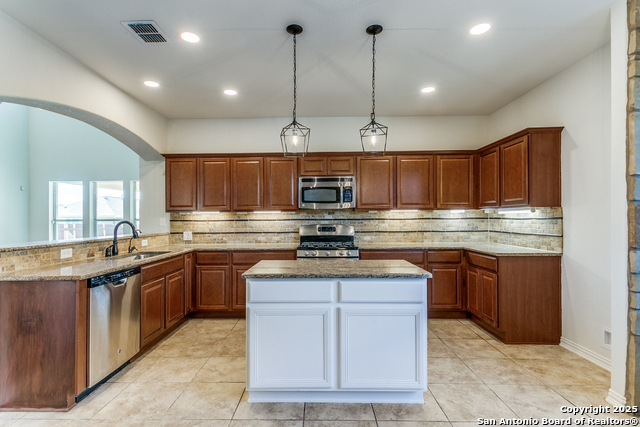 Image 12 of 30 For 7823 Bluebird Haven