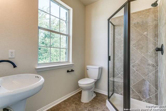 Image 21 of 30 For 7823 Bluebird Haven