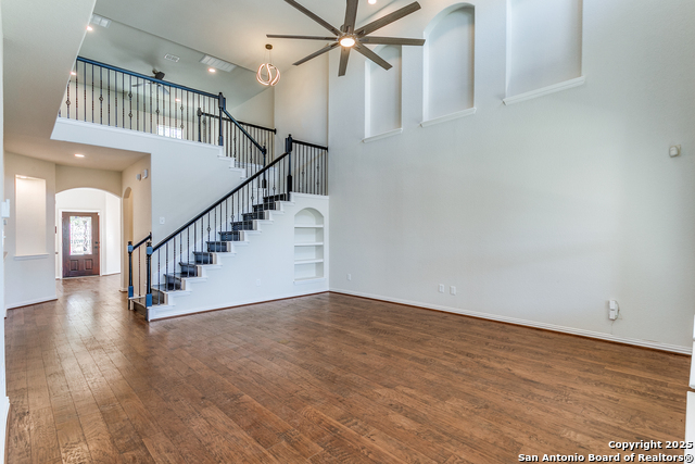 Image 4 of 30 For 7823 Bluebird Haven