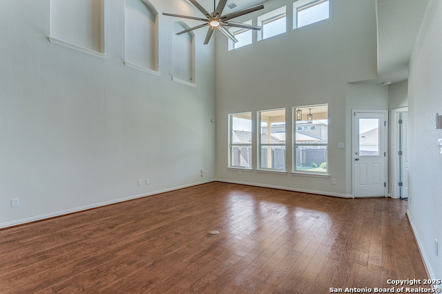 Image 7 of 30 For 7823 Bluebird Haven