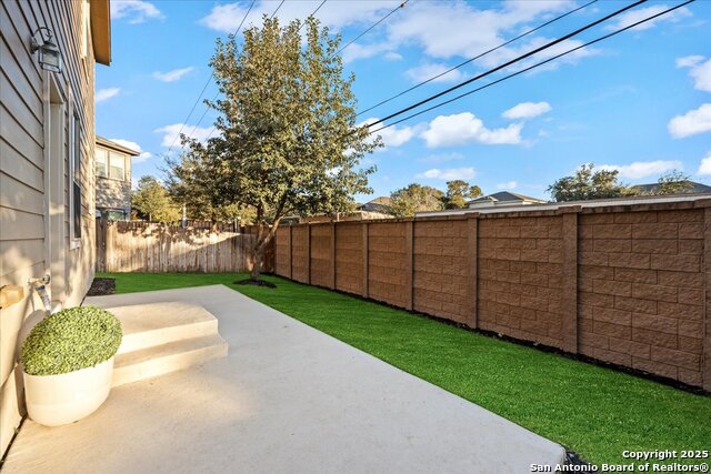 Image 24 of 28 For 9022 Sagerock Park