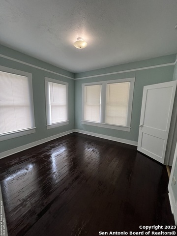 Image 4 of 9 For 212 Barrett