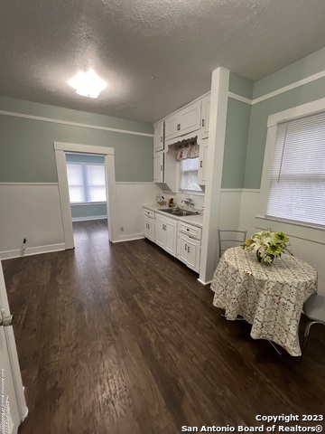 Image 6 of 9 For 212 Barrett