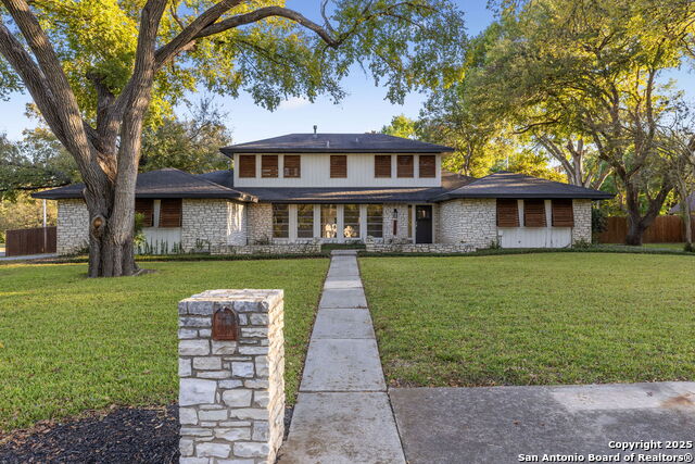 Listing photo id 0 for 1939 Wayside