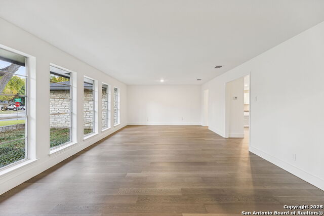 Listing photo id 18 for 1939 Wayside