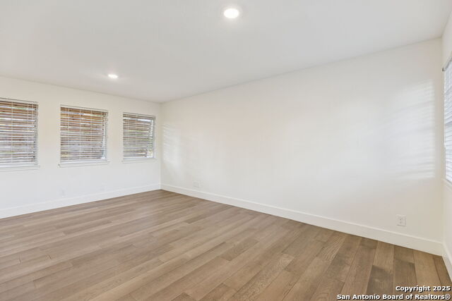 Listing photo id 24 for 1939 Wayside