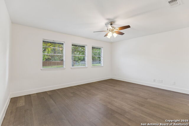 Listing photo id 25 for 1939 Wayside