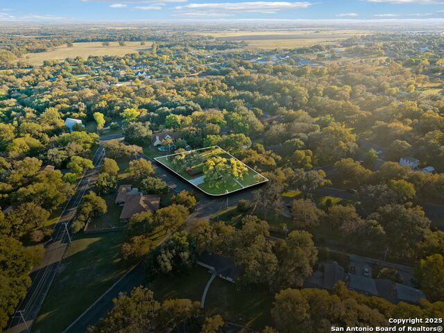 Listing photo id 40 for 1939 Wayside