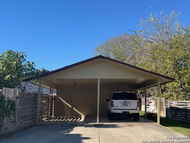 Image 9 of 10 For 14410 Castlebury