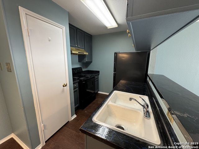 Image 4 of 9 For 4803 Hamilton Wolfe  606