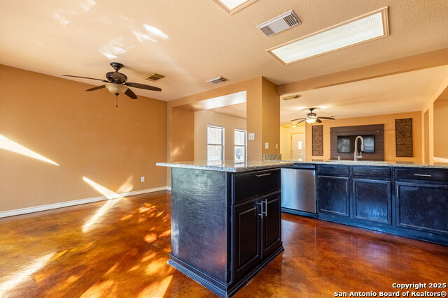 Image 14 of 35 For 22015 Pelican