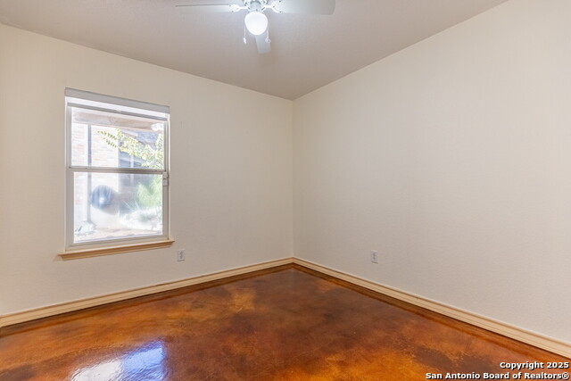 Image 18 of 35 For 22015 Pelican