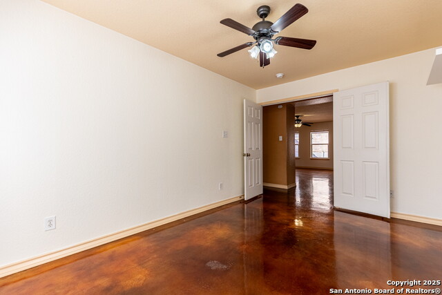 Image 23 of 35 For 22015 Pelican