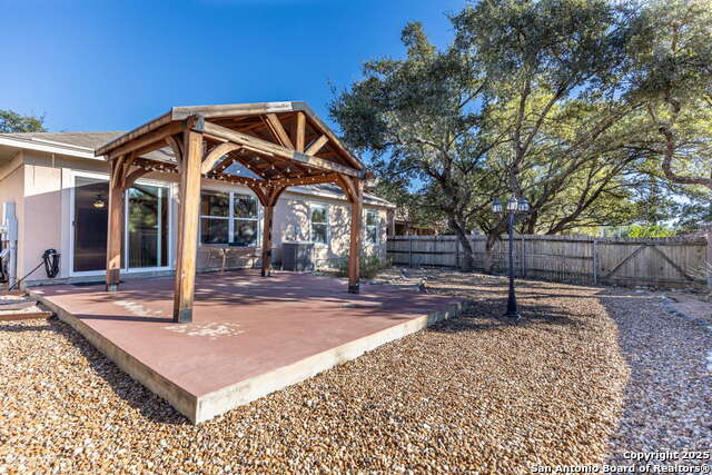 Image 33 of 35 For 22015 Pelican