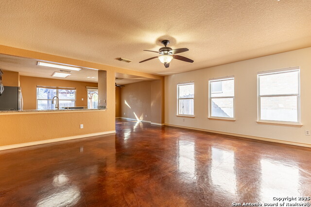 Image 8 of 35 For 22015 Pelican