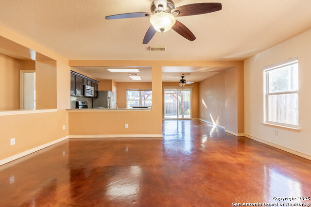 Image 9 of 35 For 22015 Pelican