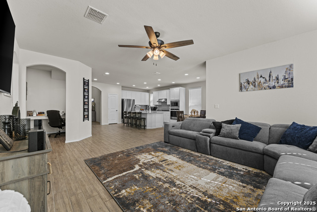 Image 26 of 43 For 12514 Thrall