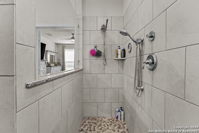 Image 32 of 43 For 12514 Thrall