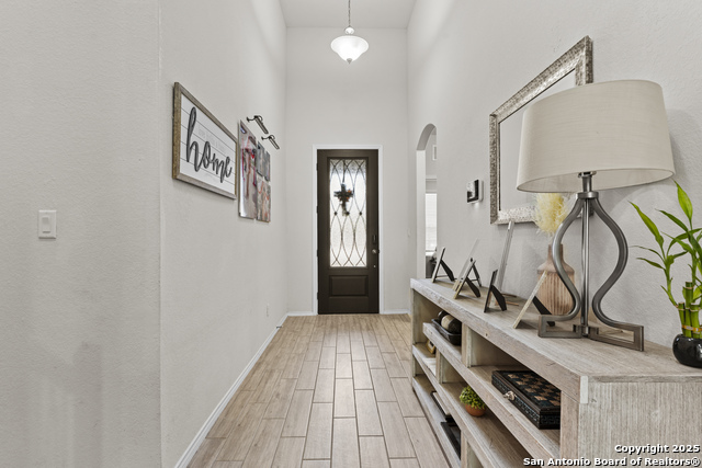 Image 4 of 43 For 12514 Thrall