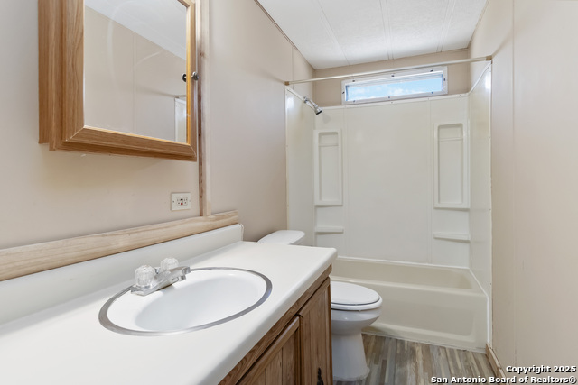 Listing photo id 8 for 294 Deer Run