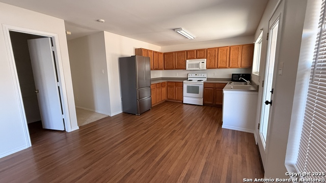 Image 10 of 31 For 1807 Cambridge Blue