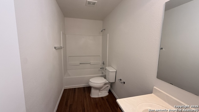 Image 25 of 31 For 1807 Cambridge Blue