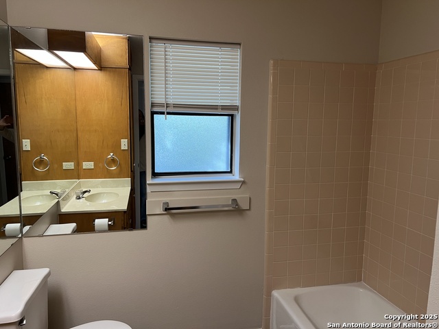 Image 10 of 19 For 624 Elm 1