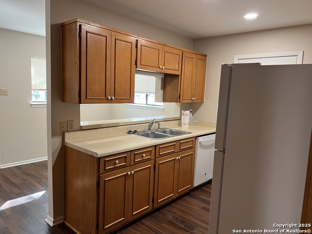 Image 7 of 19 For 624 Elm 1