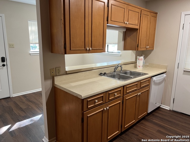 Image 8 of 19 For 624 Elm 1