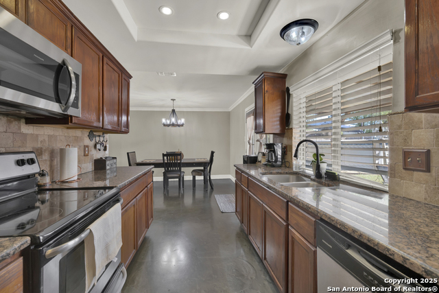 Image 12 of 42 For 9302 Valley Bnd Sw