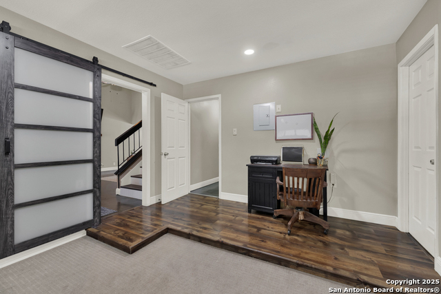 Image 16 of 42 For 9302 Valley Bnd Sw