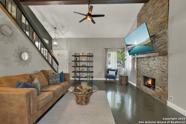 Image 6 of 42 For 9302 Valley Bnd Sw