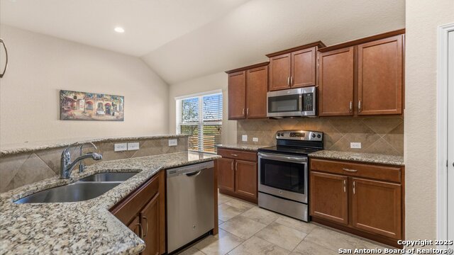 Listing photo id 4 for 279 Posey Pass