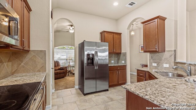 Listing photo id 5 for 279 Posey Pass