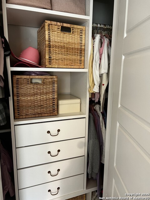 Image 17 of 39 For 7602 Alameda Beach