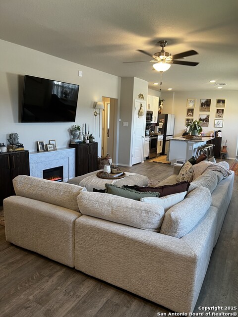 Image 3 of 39 For 7602 Alameda Beach