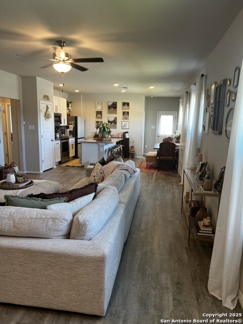 Image 4 of 39 For 7602 Alameda Beach