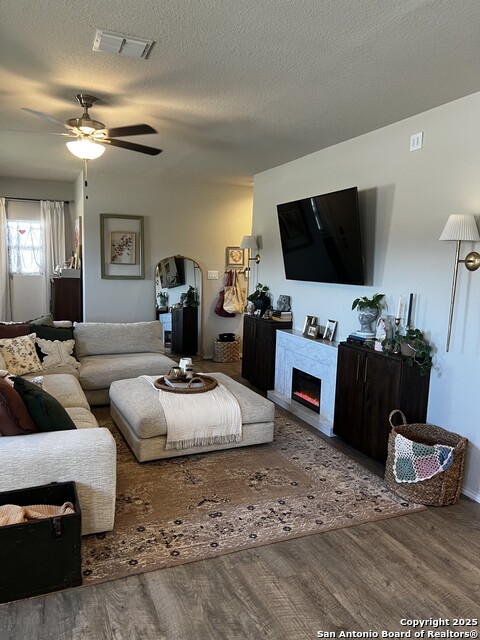 Image 6 of 39 For 7602 Alameda Beach