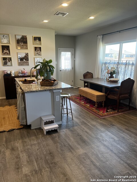 Image 8 of 39 For 7602 Alameda Beach