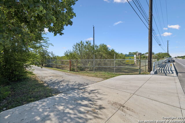 Image 12 of 45 For 13146 Galm Rd