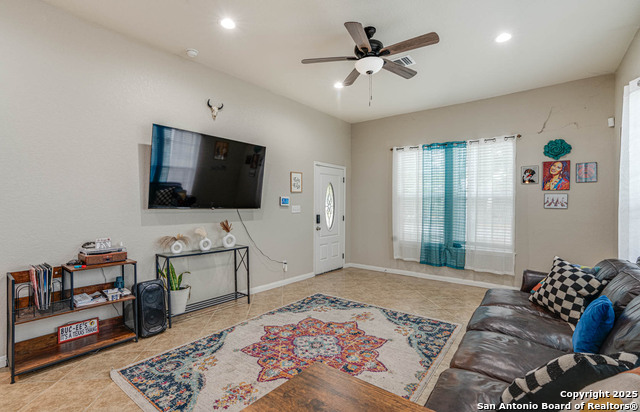 Image 7 of 14 For 1145 Summit  A