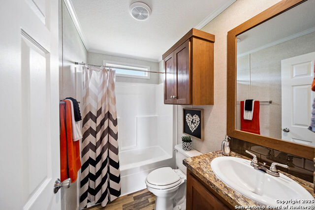 Listing photo id 8 for 1700 Sandbranch Rd