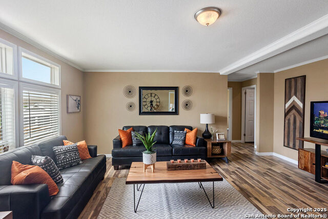 Listing photo id 2 for 1700 Sandbranch Rd