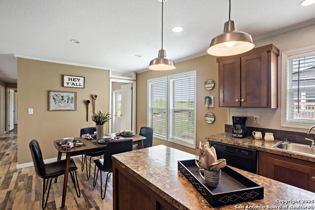 Listing photo id 3 for 1700 Sandbranch Rd