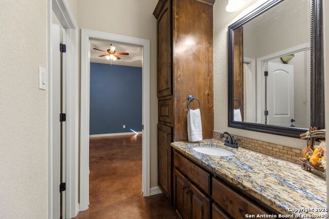 Image 25 of 41 For 105 Saddle Up Circle